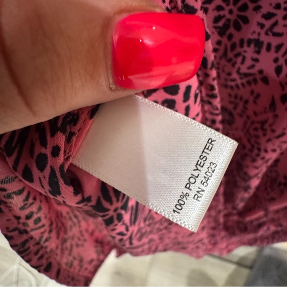 Banana republic pink printed flounce/ peplum top ❤️ - Picture 4 of 7